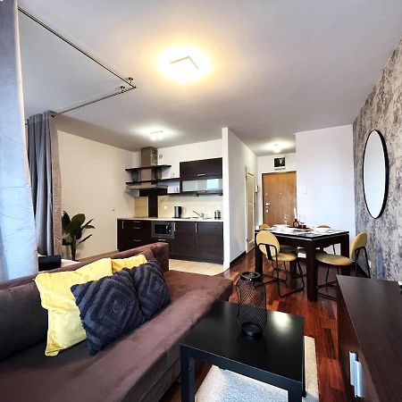 Jagielly Apartment ~ Self Check-In 24H ~ Parking & Lift Wrocław Kültér fotó